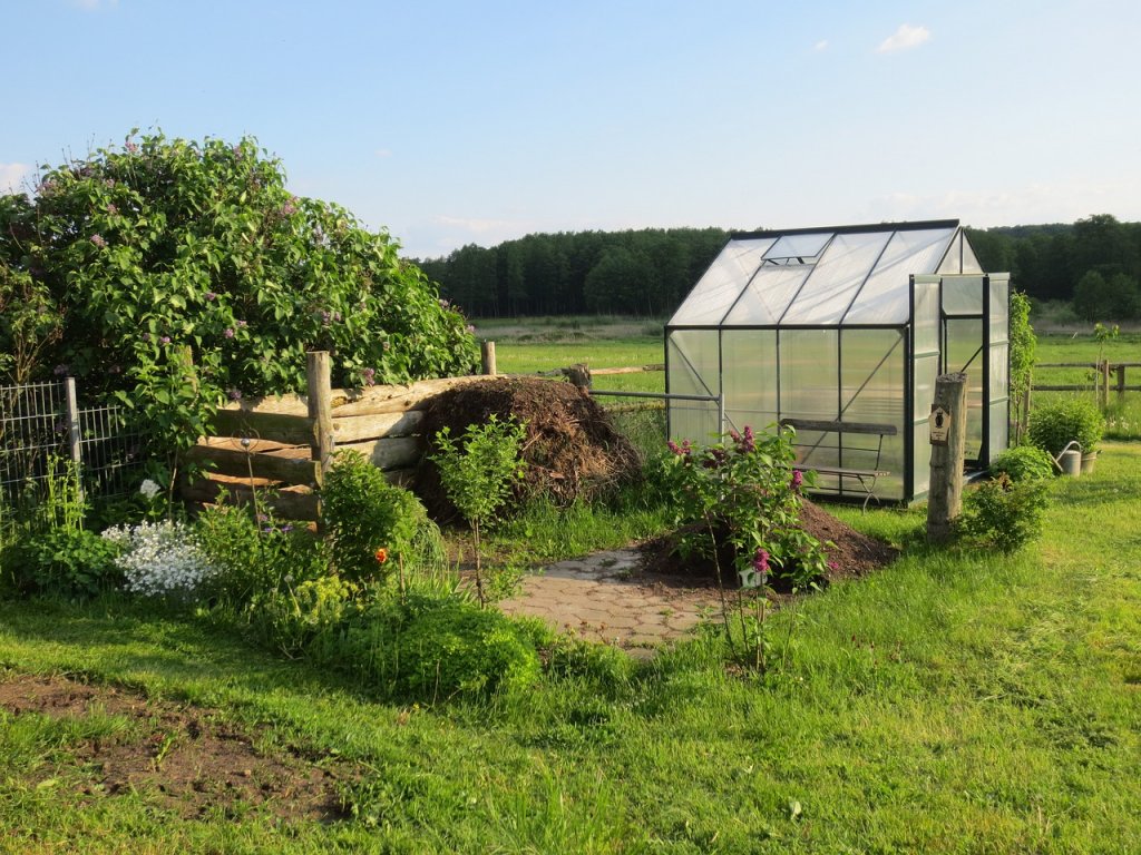 folia bąbelkowa może być ponownie wykorzystana w ogrodzie; szklarnia, folia bąbelkową, folia pęcherzykowa