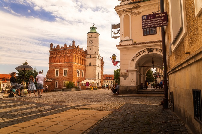 Rynek miasta i placówka poczty