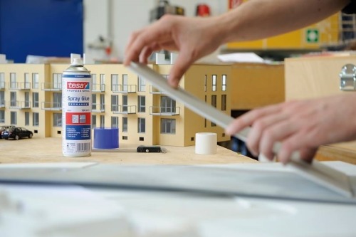 Klej w sprayu uniwersalny TESA 500ml