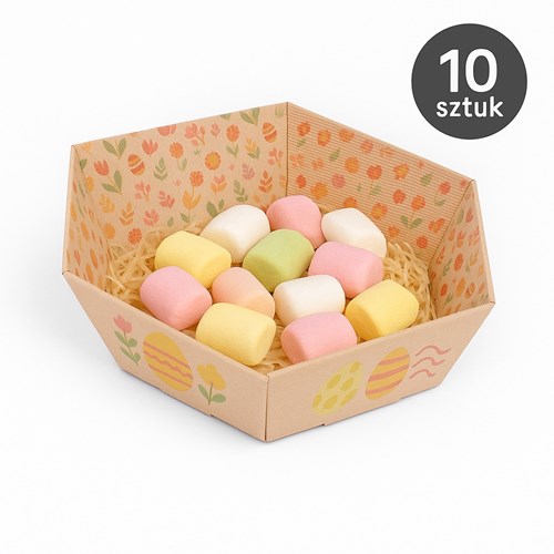 Zdjęcie 10 tacek z nadrukiem, w tle wielkanocne dekoracje.