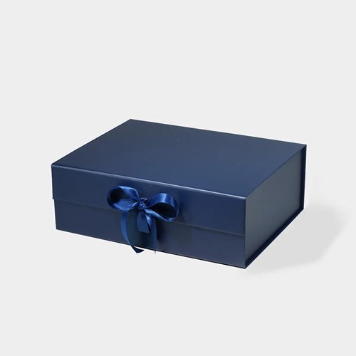 Pudełko magnetyczne granatowe 330×255×115 mm ze wstążką