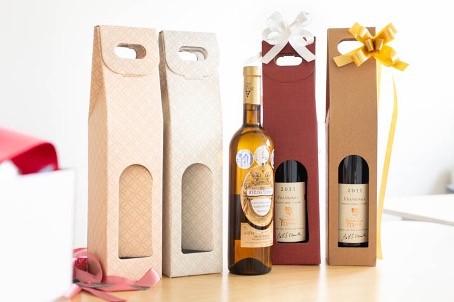 Jak zapakować wino na prezent?