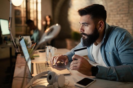 Praktyczne porady przy wysyłaniu paczek w e-commerce