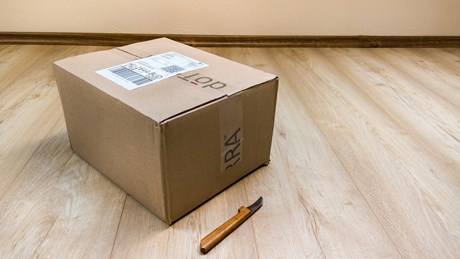 Czy można wysłać paczkę paczkomatem bez etykiety?