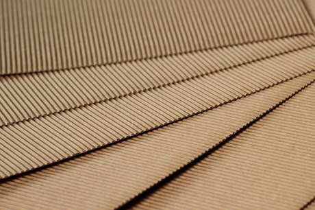 Do czego służy tektura falista i jak się ją produkuje?