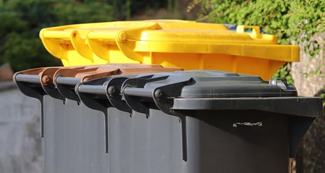 Segregacja śmieci. Gdzie wyrzucać zużytą folię bąbelkową?