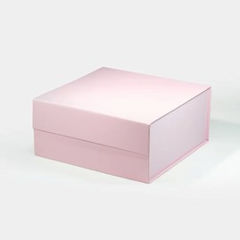 rozowe-kwadratowe-pudelko-magnetyczne-srednie.jpg