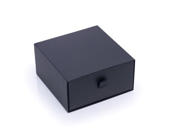 Czarne pudełko ozdobne szufladowe 150x150x75mm z kartonu do pakowania biżuterii