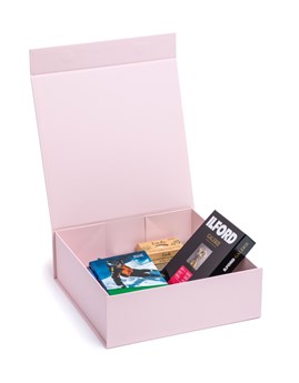 Pudełko Magnetyczne Różowe 330x330x115mm (zew) A4 Na Prezent