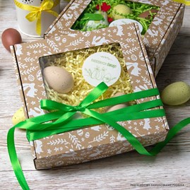 Pudełko świąteczne 200x200x50mm nadruk WIELKANOC z oknem