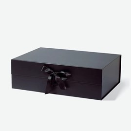 pudelko-magnetyczne-b4-czarne-z-wstazka-410x305x130.jpg