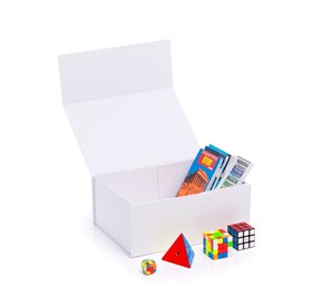 Białe sztywne pudełko magnetyczne prezentowe 360x260x150mm z tektury litej