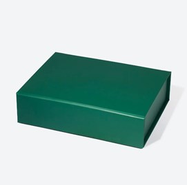 Pudełko magnetyczne B6 w ciemnozielonym kolorze z pełnym zamknięciem magnetycznym i matową powłoką anti-scratch.