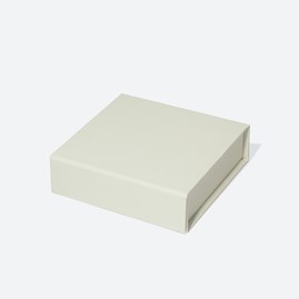 kremowe-pudelko-magnetyczne-xs-100x100x30.jpg