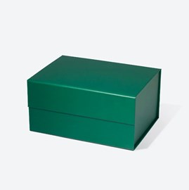 Pudełko magnetyczne Deep B6 w ciemnozielonym kolorze z połowiczną klapą magnetyczną i matową powłoką anti-scratch.