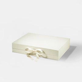 Pudełko magnetyczne A4 kość słoniowa 330×255×70 mm ze wstążką