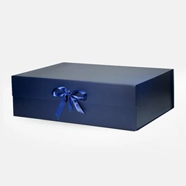 Granatowe pudełko magnetyczne XXXL 700x500x202mm ze wstążką, składane opakowanie prezentowe