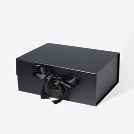 Czarne pudełko magnetyczne 255×190×102 mm z satynową wstążką