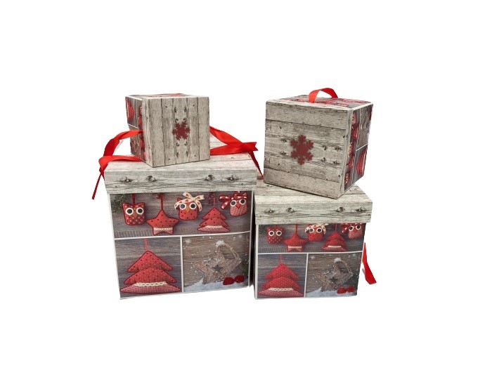 cztery pudełka świąteczne na prezenty XMASS